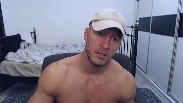 adonis-hunk na Flirt4Free: fotky a profil