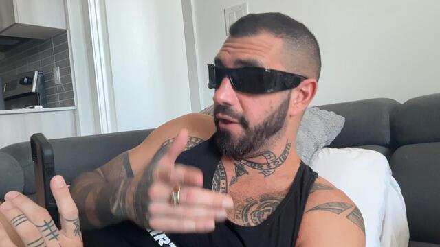 izzi – Flirt4Free webkamerás modell