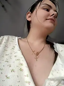 NikaMur: عارضة كاميرا ويب على Stripchat
