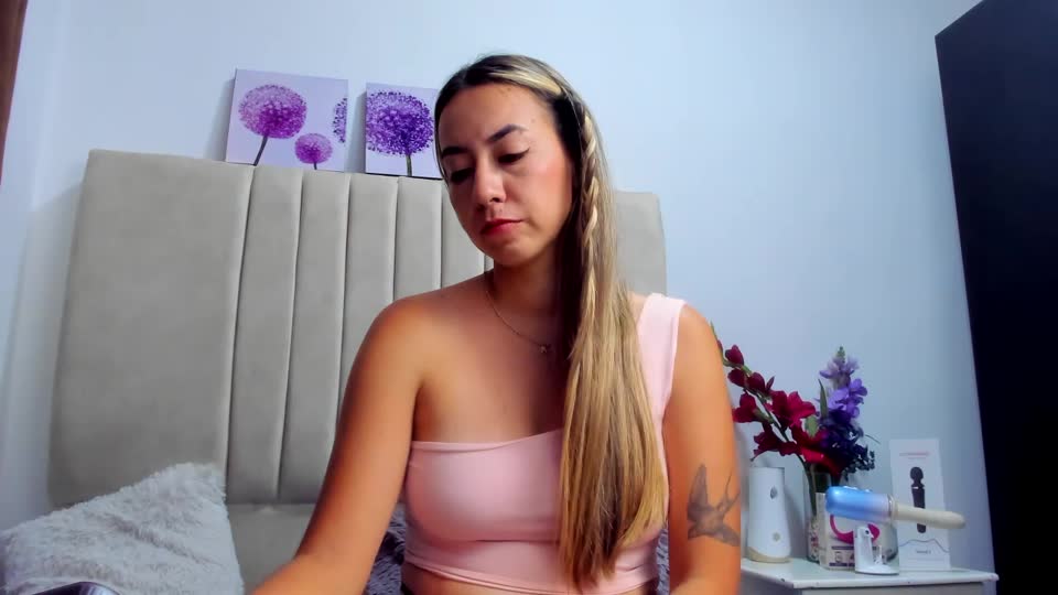 emilybonnett (XloveCam): fotod ja profiil