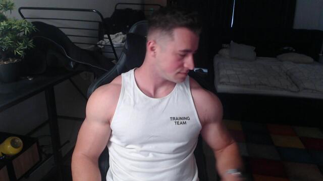 bruno-bellini: عارضة كاميرا ويب على Flirt4Free