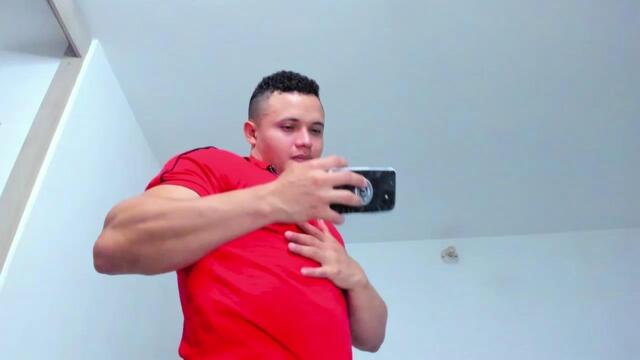 Preview photo of webcam model levi-shane on Flirt4Free