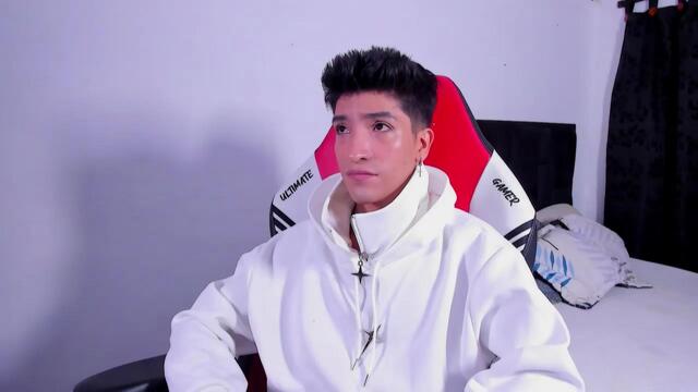 sean-collinss – Flirt4Free webkamerás modell