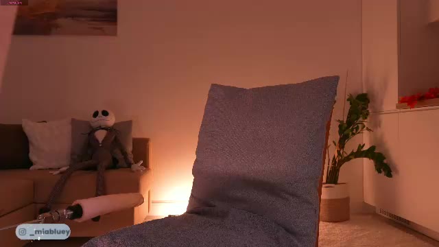 miablueye, μοντέλο webcam στο Chaturbate