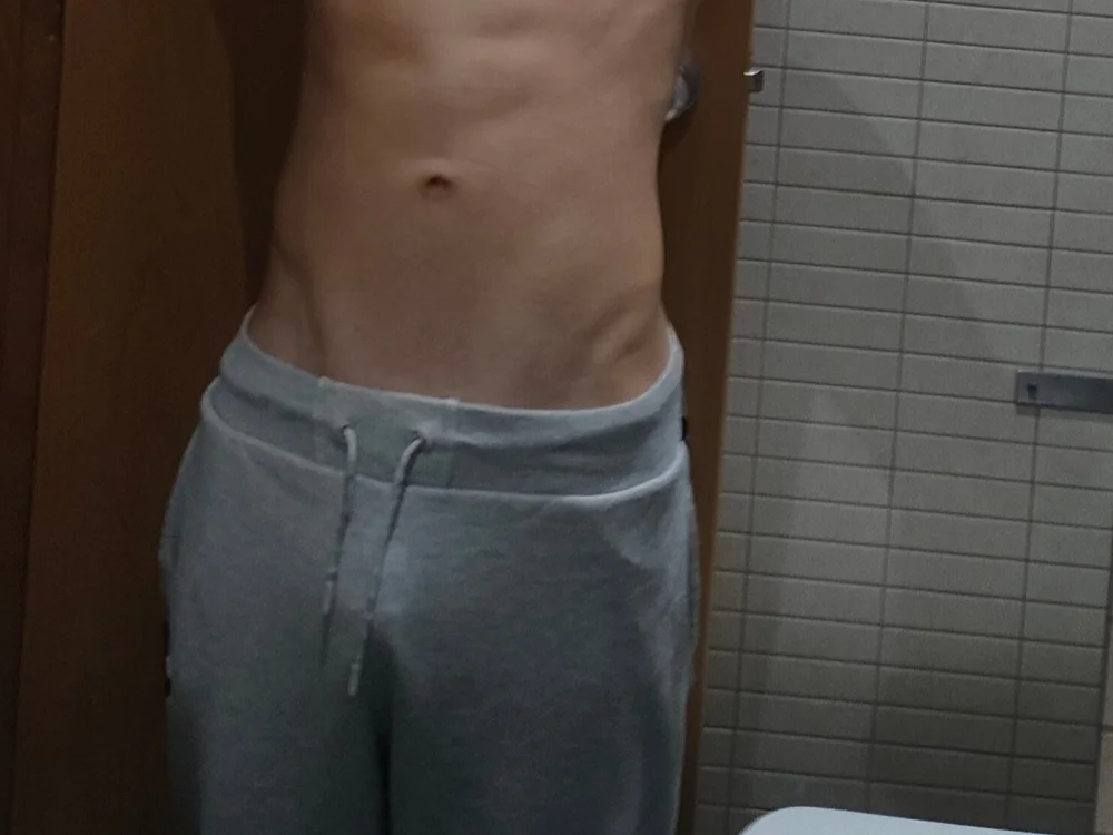 Locura99 — Stripchat ওয়েবক্যাম মডেল: ছবি