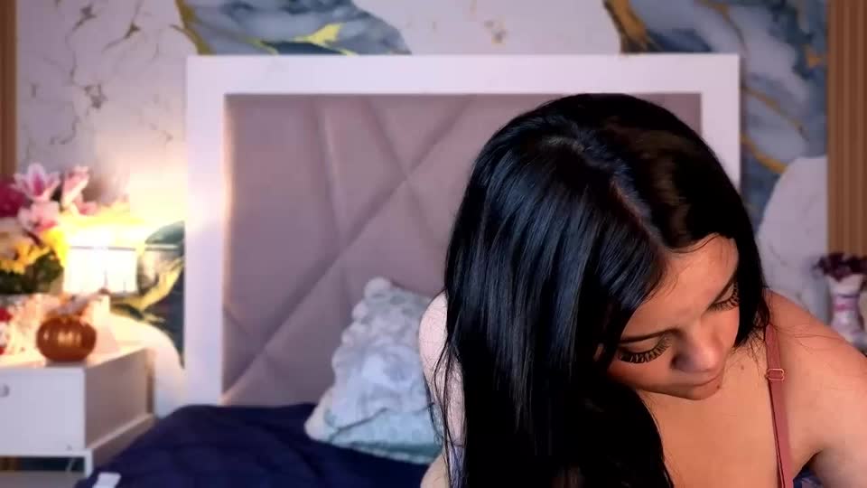 alaiastones në XloveCam: foto dhe profili