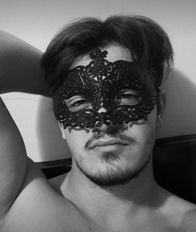 Preview photo of webcam model yourgothdaddy on Stripchat