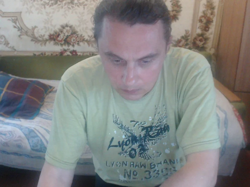 Preview photo of webcam model viktorru77 on Stripchat