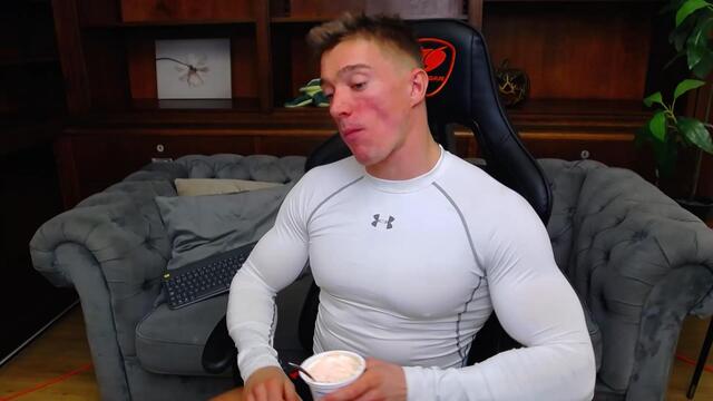 Preview photo of webcam model paul-morisette on Flirt4Free