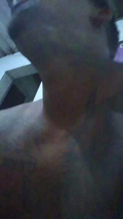 threem232, webcammodell på Cam4: bilder
