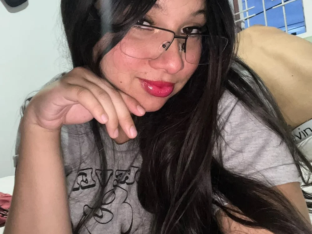 Adhara_Miiller, webcammodel på Stripchat: fotos