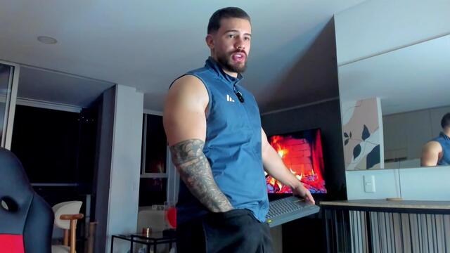 valenthino-salvatore, model webcam de Flirt4Free: fotos