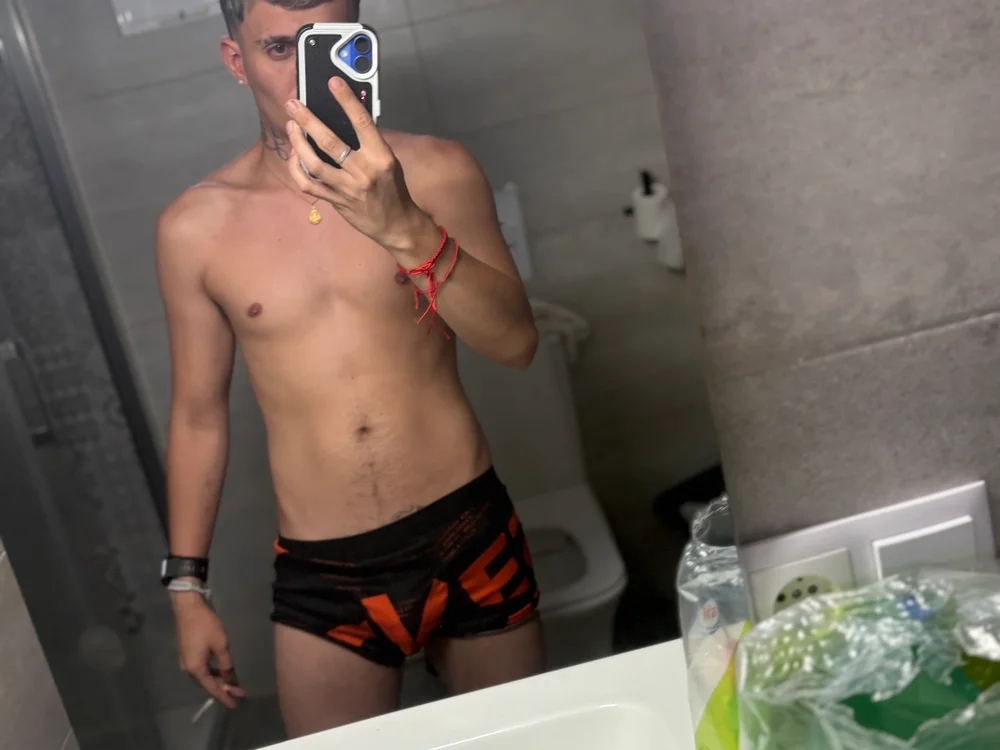 Crystiianperez (Stripchat): nuotraukos, profilis