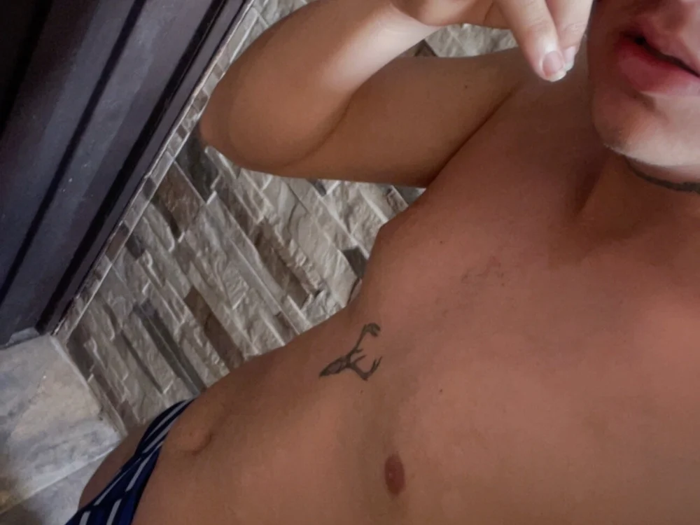 Fozil_Dvice — Stripchat वेबकैम मॉडल: फ़ोटो
