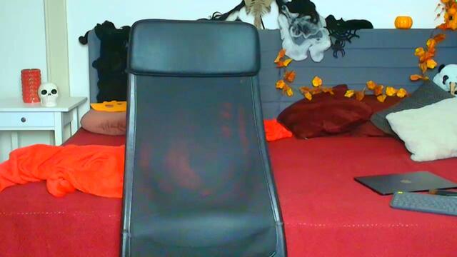 Preview photo of webcam model danny-cuomo on Flirt4Free