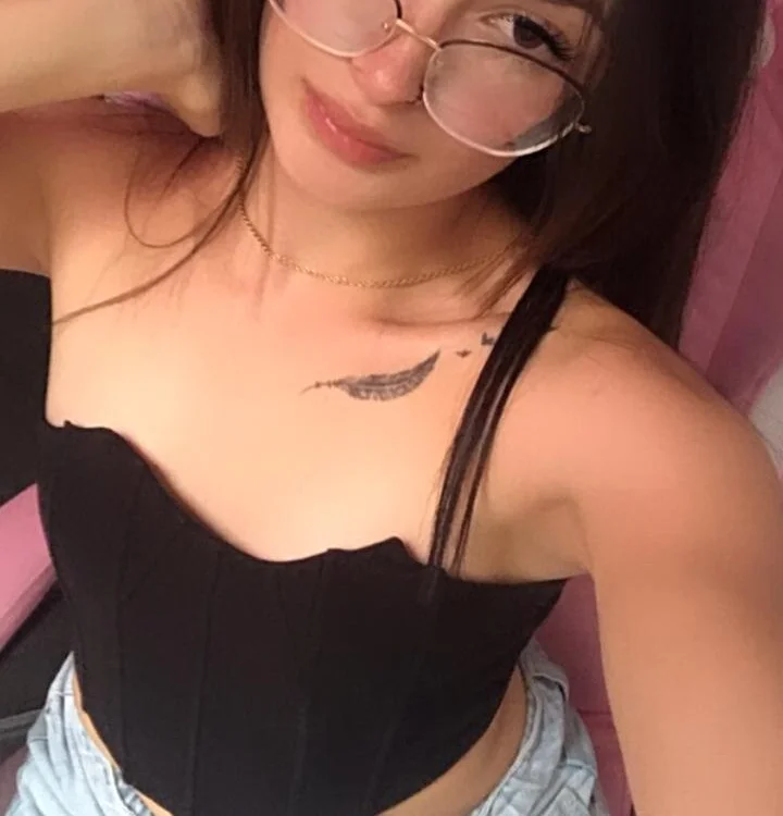 candysexy_cm, webcammodel på Stripchat: fotos