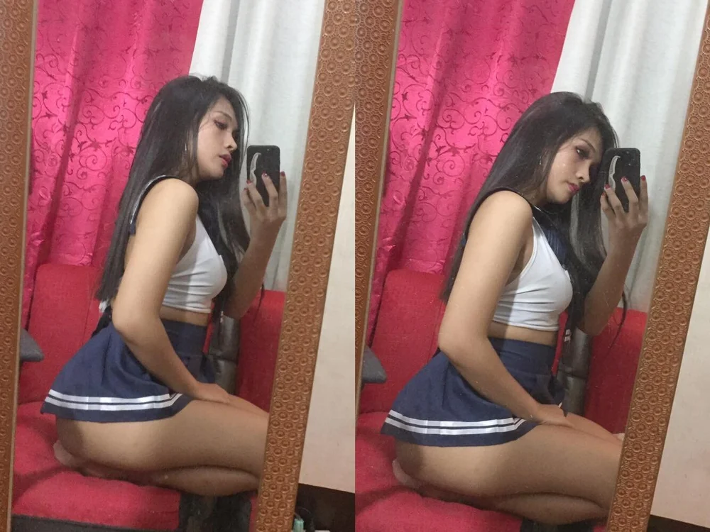 PrettyYoungHugeCockTS, model webcam de Stripchat: fotos