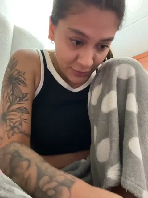 thaliaares บน XloveCam: รูปภาพและโปรไฟล์