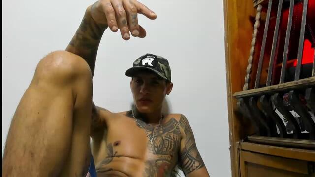 abrahan-a: عارضة كاميرا ويب على Flirt4Free