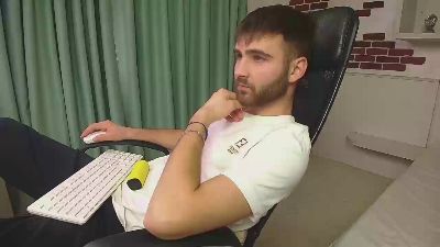 kyloeast, model webcam de Cam4: fotos