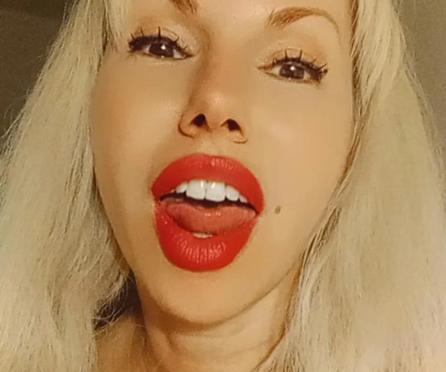 Preview photo of webcam model Mazlik27 on Stripchat