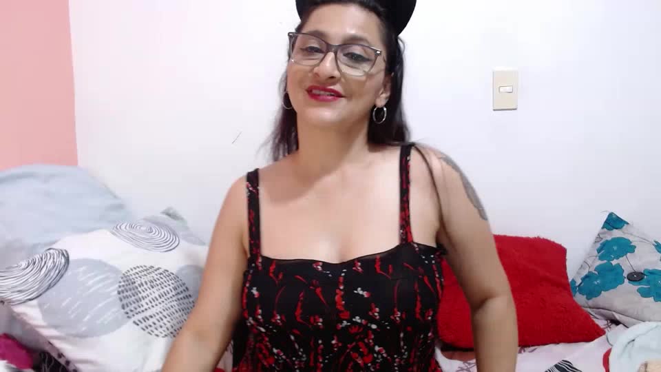 karinahotlatin บน XloveCam: รูปภาพและโปรไฟล์