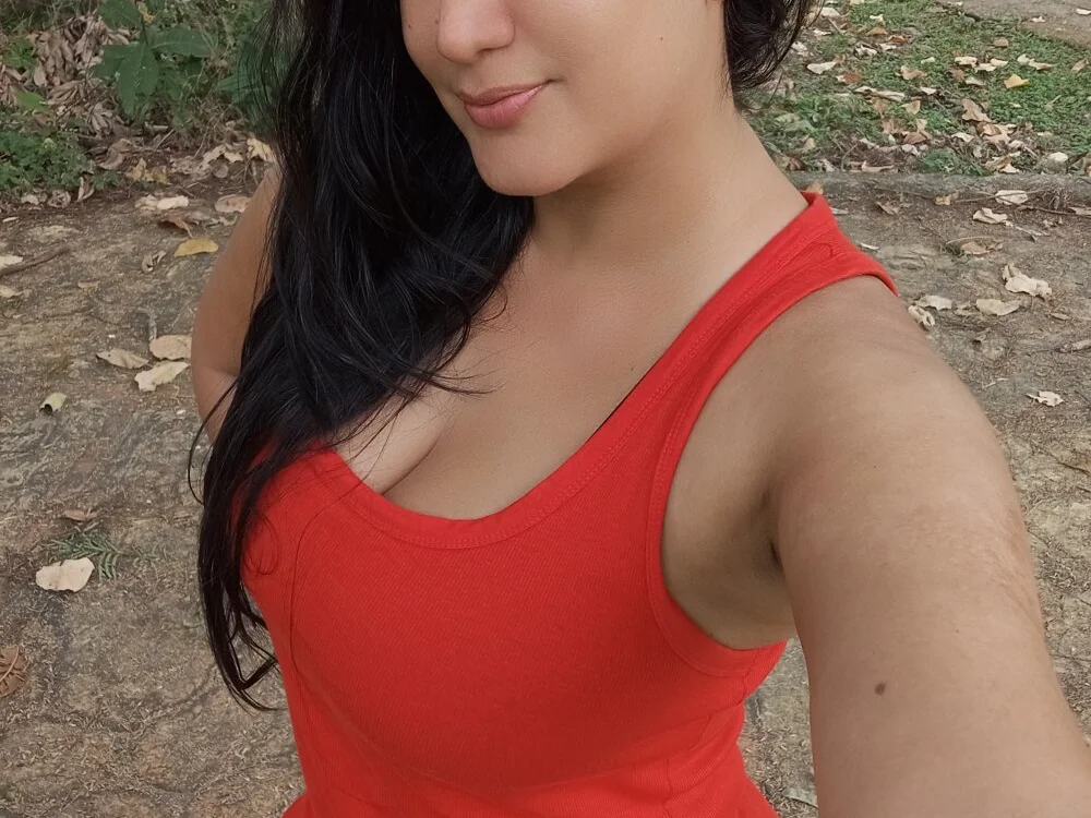 Preview photo of webcam model keilymadam on Stripchat