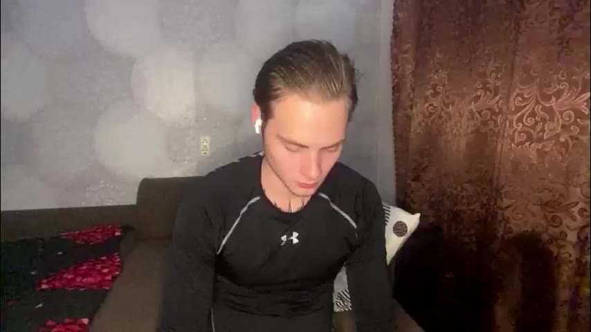 Preview photo of webcam model ernesttarlet on LiveJasmin