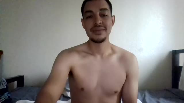 leviaandres100 — Chaturbate ওয়েবক্যাম মডেল: ছবি