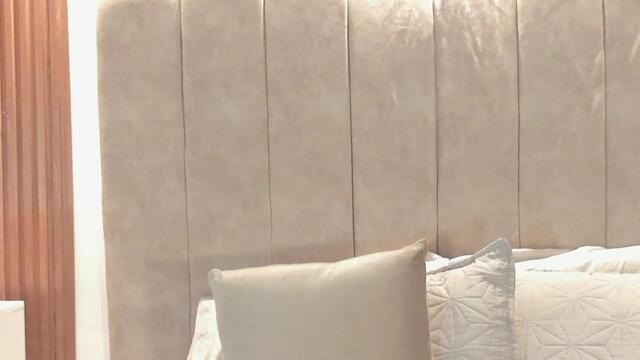 laura-saenz – Flirt4Free webkamerás modell