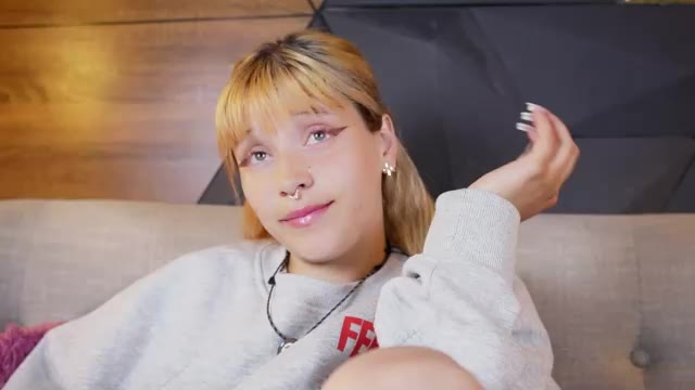 ary_hanna — Chaturbate वेबकैम मॉडल: फ़ोटो