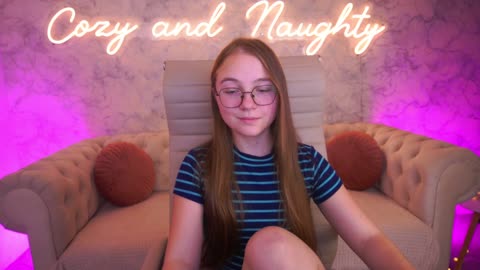 Preview photo of webcam model arrinawairr on BongaCams