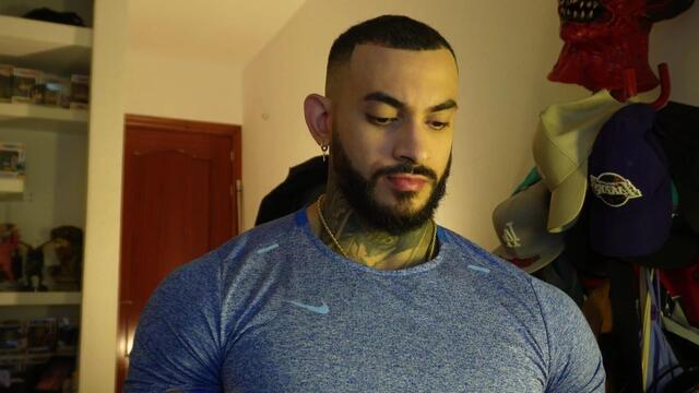 Preview photo of webcam model jackson-cottonwood on Flirt4Free