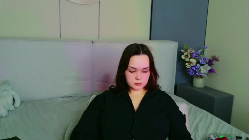 livrous, webcammodel på LiveJasmin: fotos