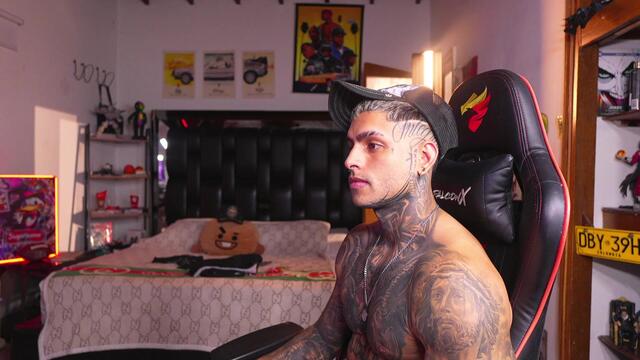 logan-hugh, model webcam de Flirt4Free: fotos