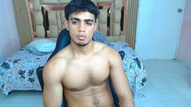 naughty-desire – Webcam-Modell auf Flirt4Free