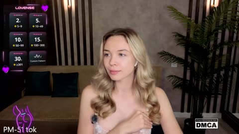 Preview photo of webcam model hollywww on BongaCams