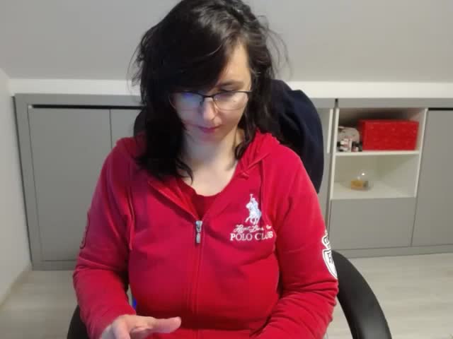 sweetlouise – уебкам модел в XloveCam: снимки