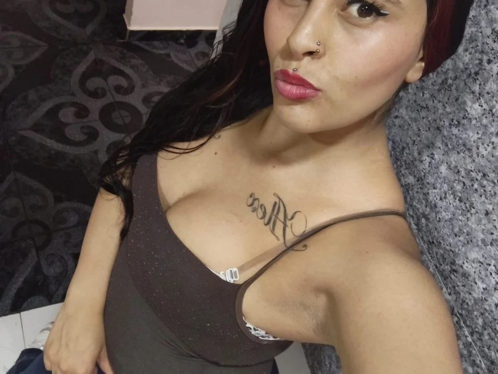 Preview photo of webcam model ChandyLove on Stripchat