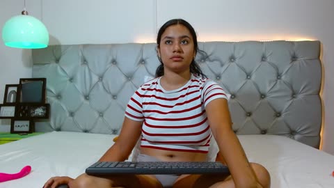 noiravale – уебкам модел в BongaCams: снимки