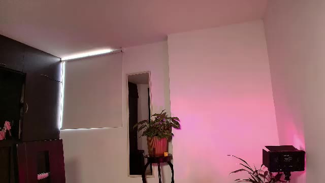 zhara_11, modelo webcam de Chaturbate: fotos