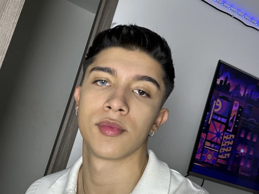 Thesaint_xxx (Stripchat): foto un profils