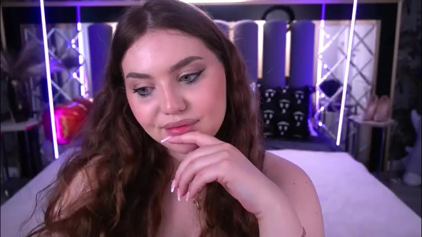 luxsophi (LiveJasmin): fotod ja profiil