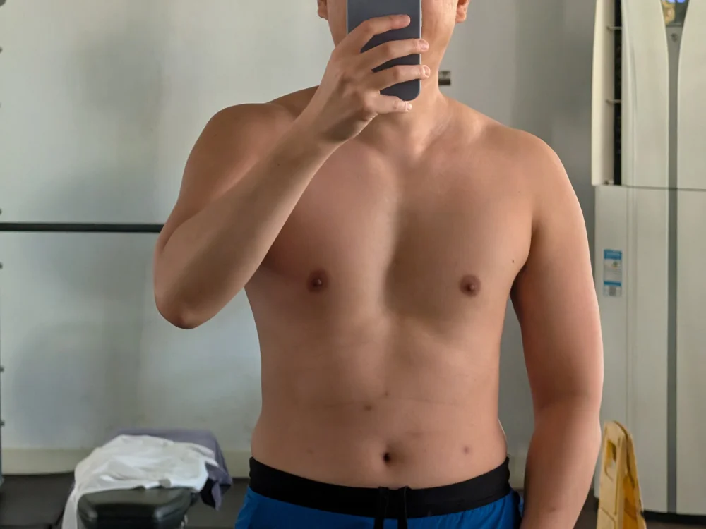 okius në Stripchat: foto dhe profili