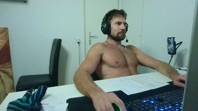 alpha_hunk — Cam4 वेबकैम मॉडल: फ़ोटो