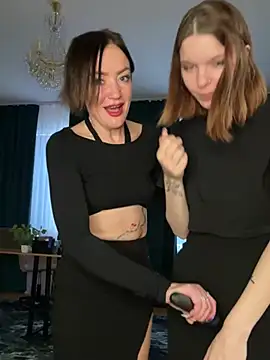 CherryBombs-: عارضة كاميرا ويب على Stripchat