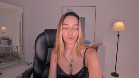 Preview photo of webcam model melissamoore on BongaCams