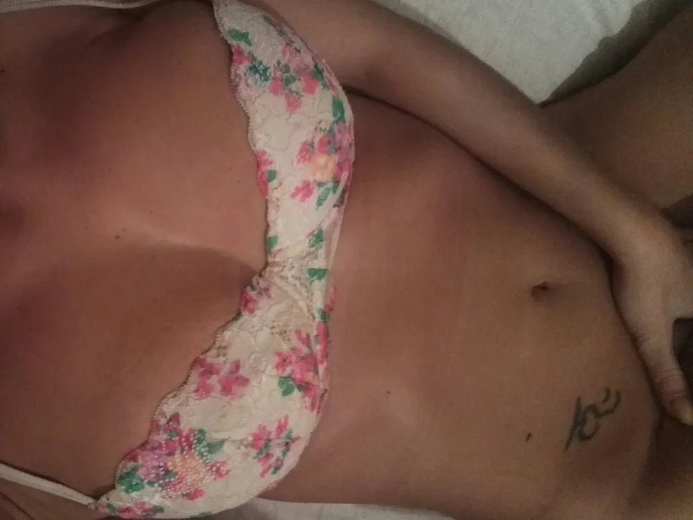 Preview photo of webcam model xsnowbunnyx on Stripchat