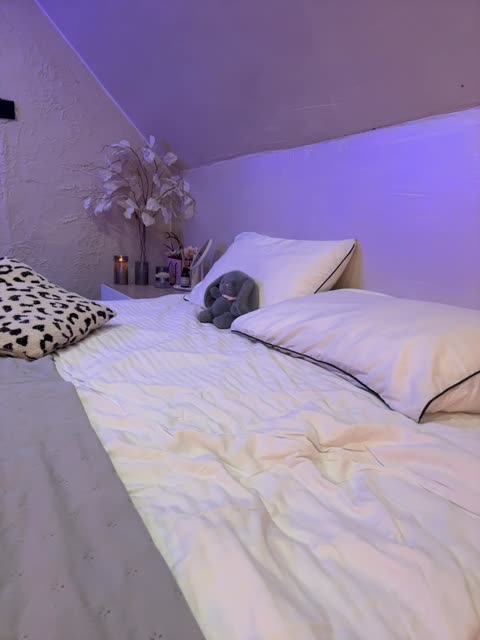 hollypolly111 – BongaCams webkamerás modell