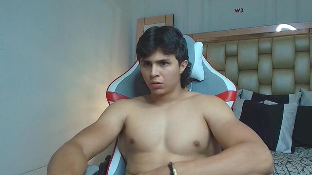 Preview photo of webcam model nick-finne on Flirt4Free